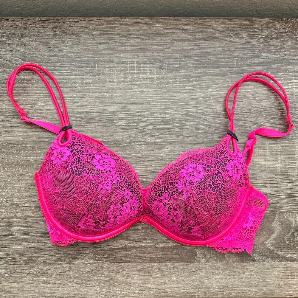 Victoria’s Secret Gorgeous Plunge Push-Up